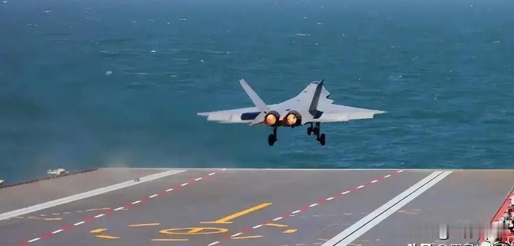 2026年6月，中国海军福建舰在渤海湾交出了一份关键答卷。据中国军网公开报道，该