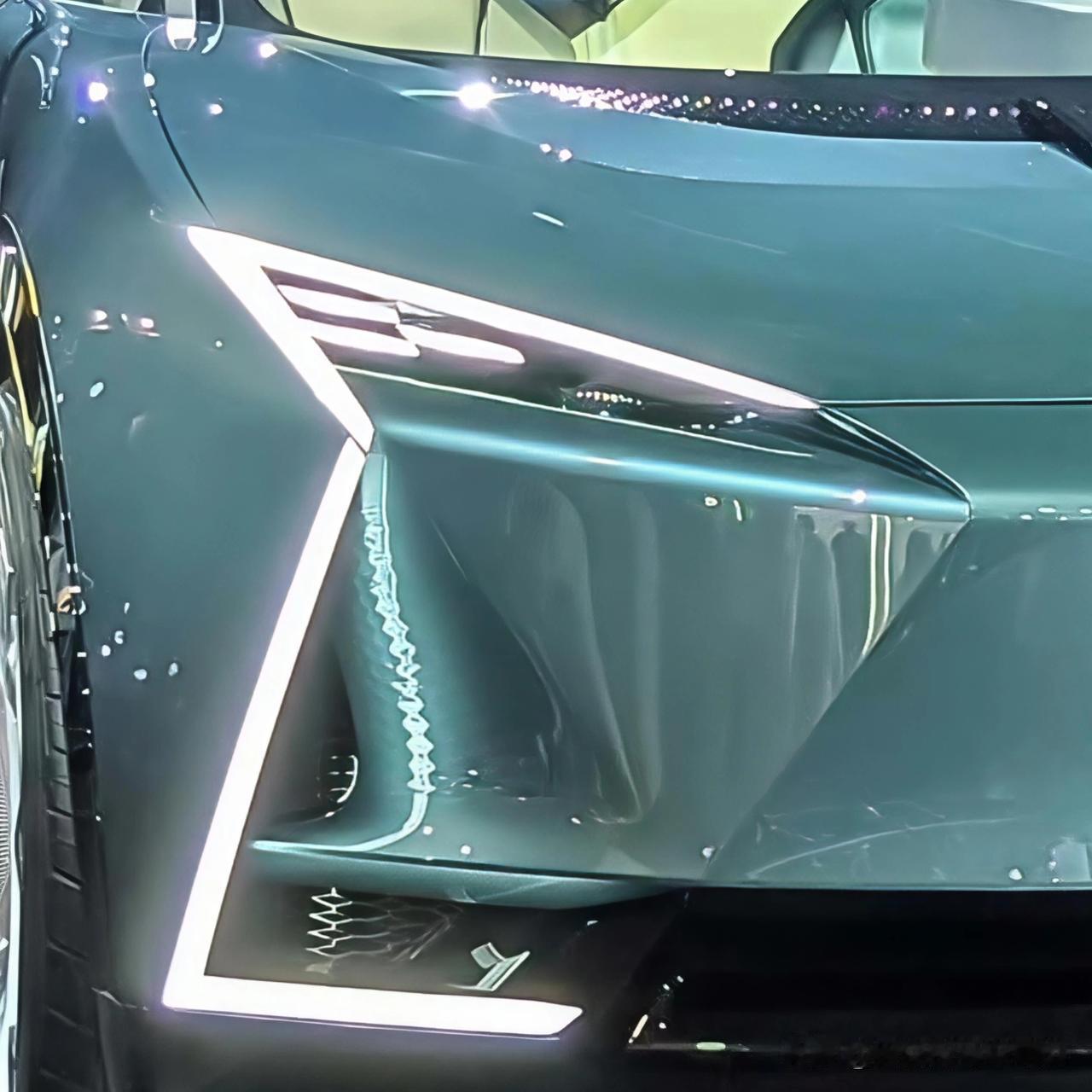 第一眼，非常丑。雷克萨斯LSCoupe亮相​​​！再细看，这也太帅了