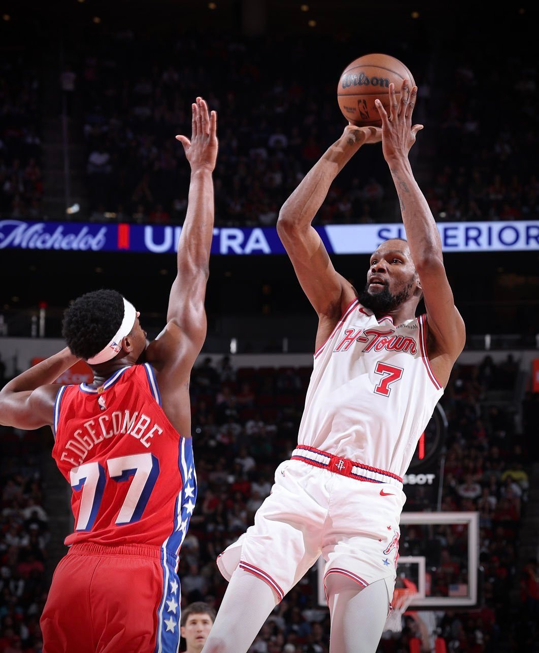 火箭队记LachardBinkley：尽管火箭队本赛季面临诸多问题，但仍打出了