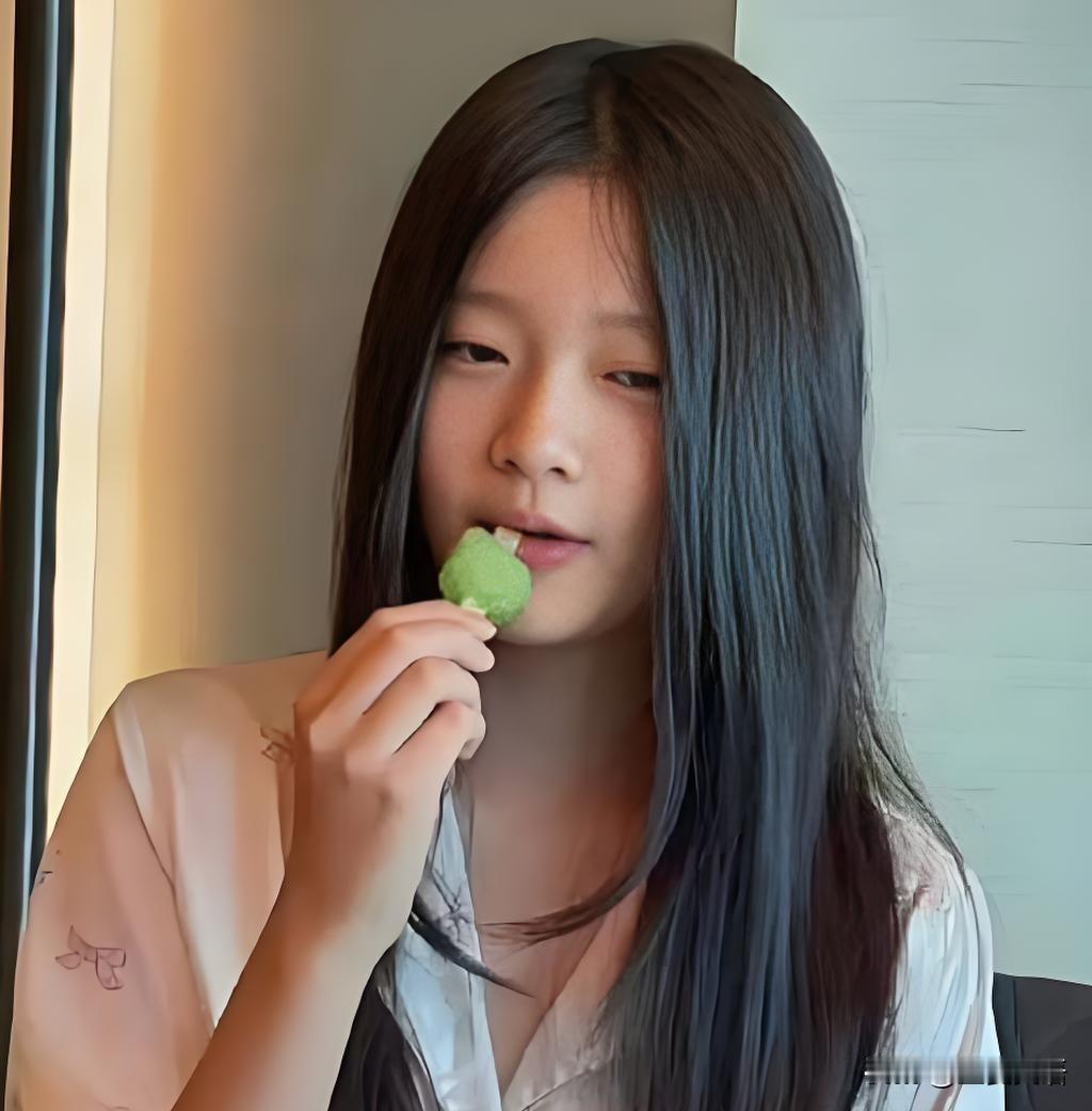 5月10日，大S女儿汪希玥，引发网友热议！大S的女儿汪希玥悄悄注册了个人社交