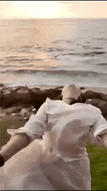 不知道小姐姐现在怎么样了，下次还敢不敢这样做了。