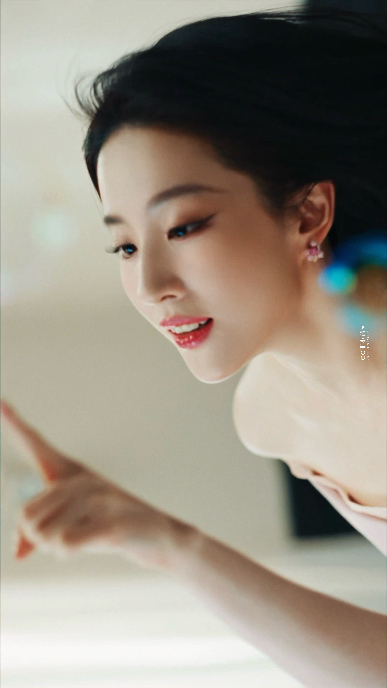 刘亦菲💓刘亦菲祖玛珑全球品牌代言人这个角度……好好亲的样子