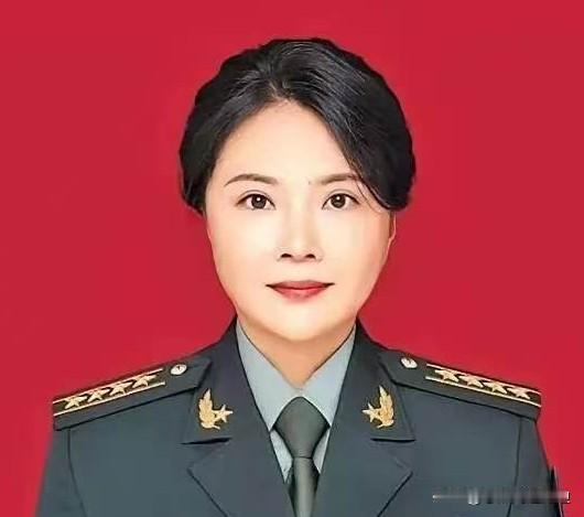 高雪莲，女，汉族，1976年10月生，中央军委审计署驻西部战区某审计局审计员，曾