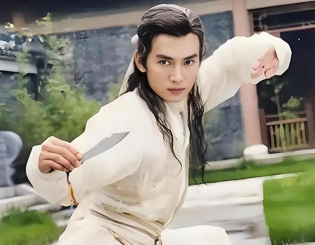 今天是6月7日，武侠小说巅峰王者古龙古大侠的88周年诞辰纪念日。这个喜欢剑走偏