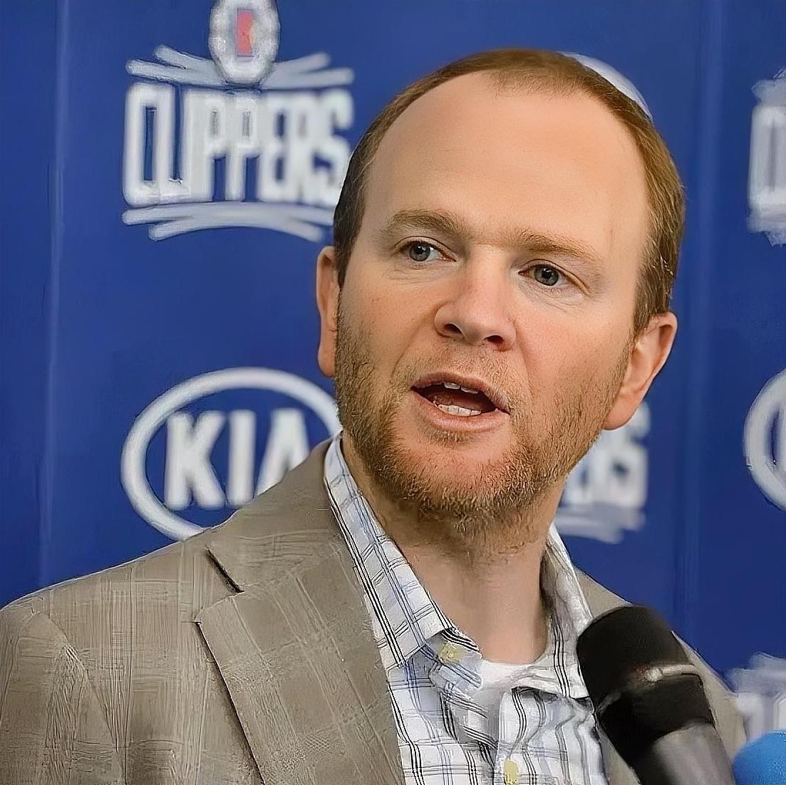 快船老板鲍尔默糊涂啊，居然还和弗兰克续约！据记者Joevardon报道，快船预