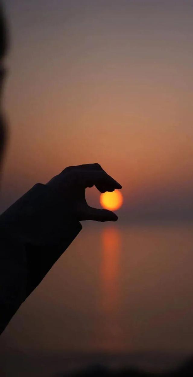 一段很释然的话：“从你出生的那一天起，你端什么碗，吃什么饭，经历什么事情，什么