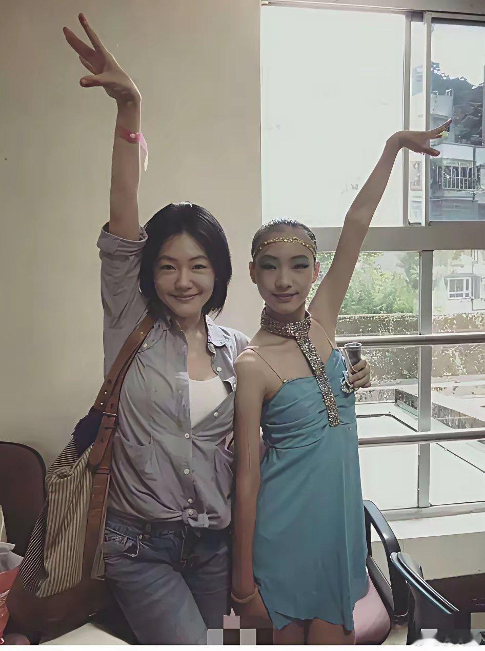 令我吃惊的汪小菲直播时说他们家女儿那么大了才开始学钢琴，小玥儿都11岁了，竟然之