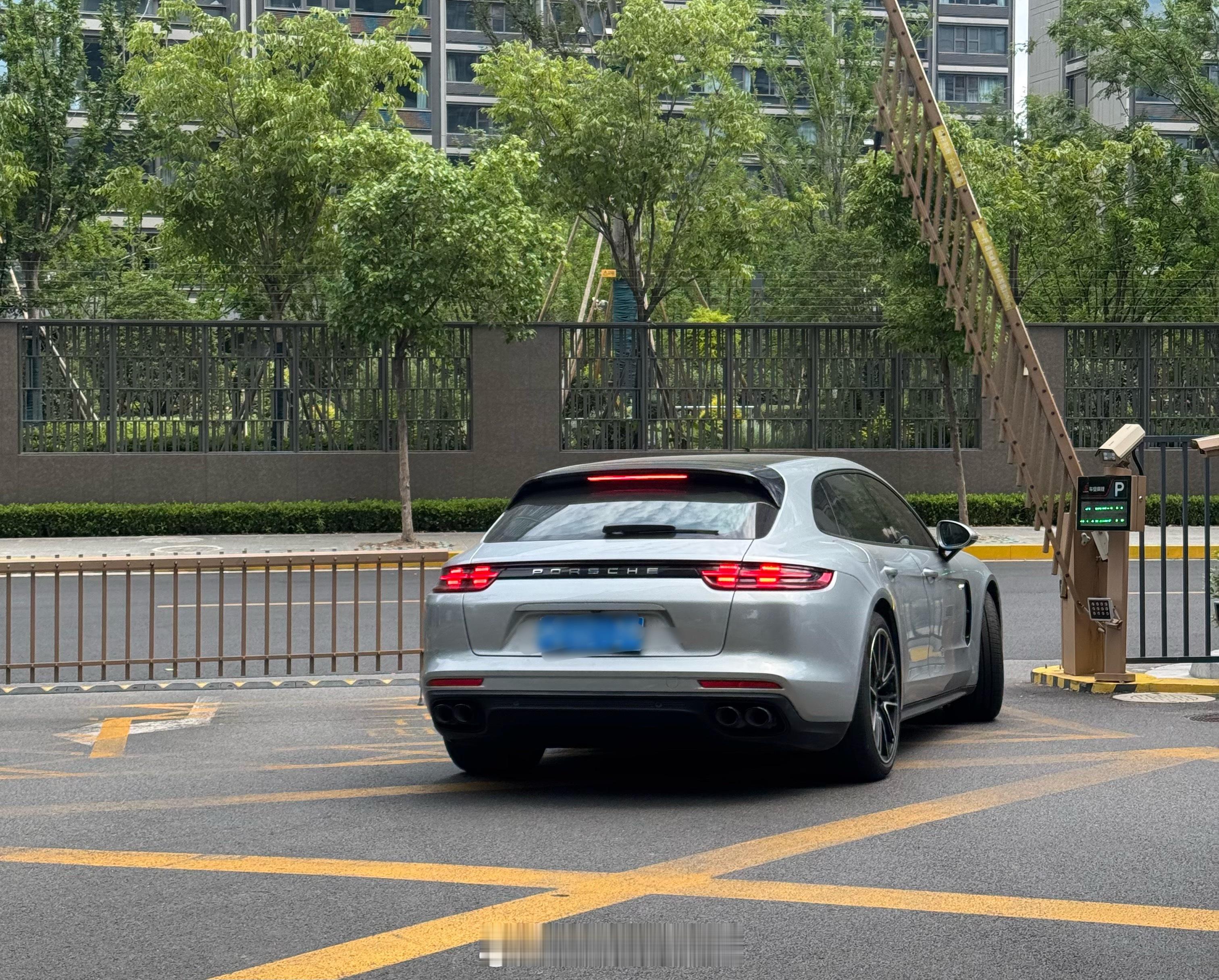 大早上的恍惚了还以为尚界Z7交付这么快