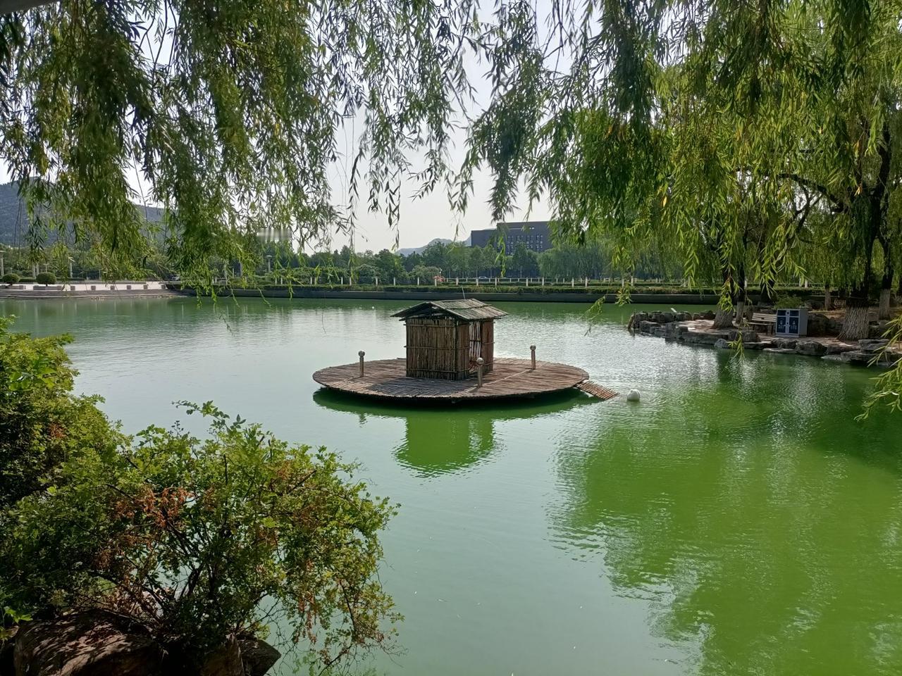 明代的拆白党明朝嘉靖年间，北京的张家湾是漕运船只的集合地，当地非常繁荣。人