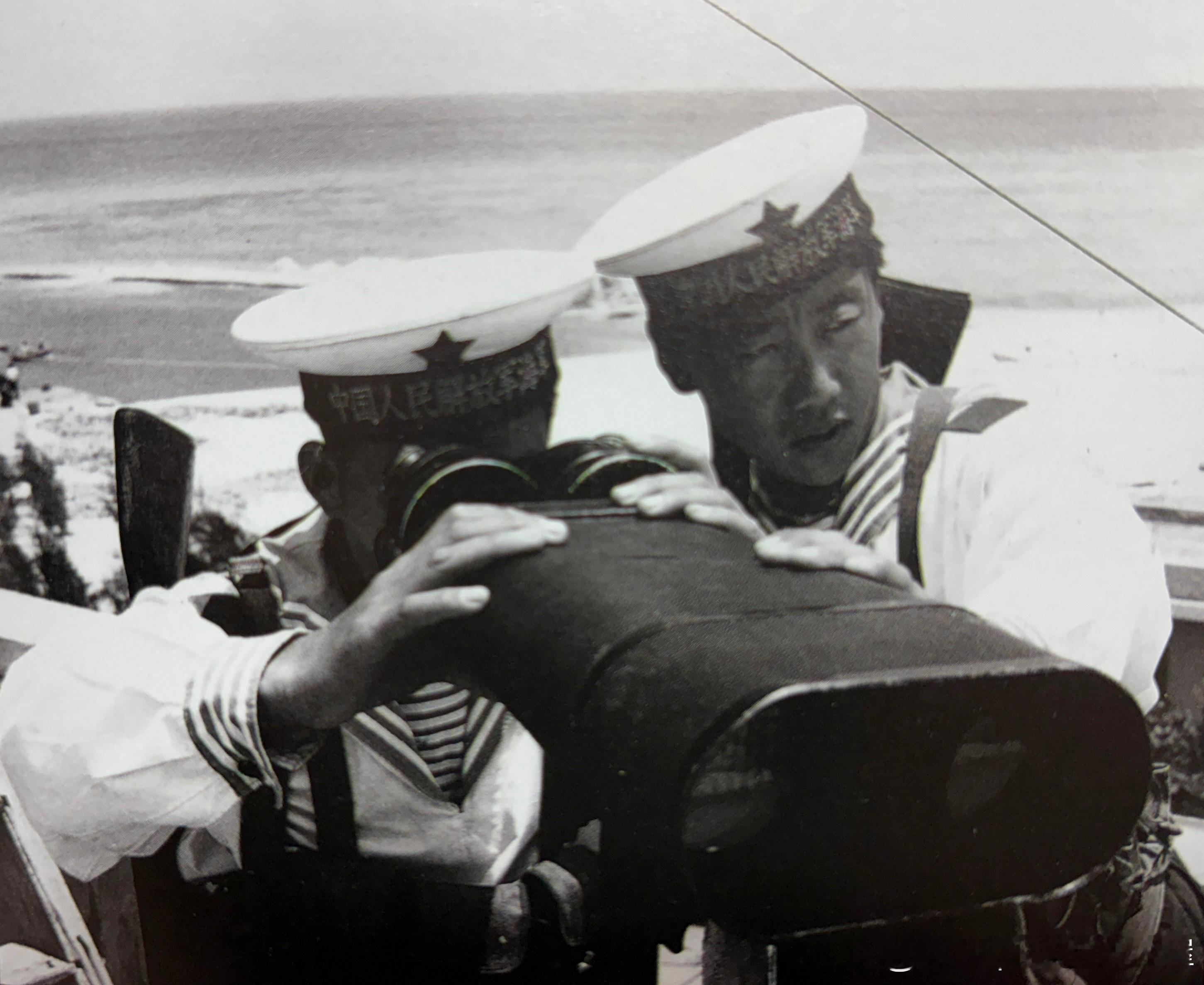 1982年4月16日《解放军报》报道，天涯哨兵-海军西沙守备队军事历史全触达