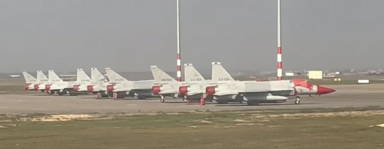 更加清晰的阿塞拜疆JF-17图片