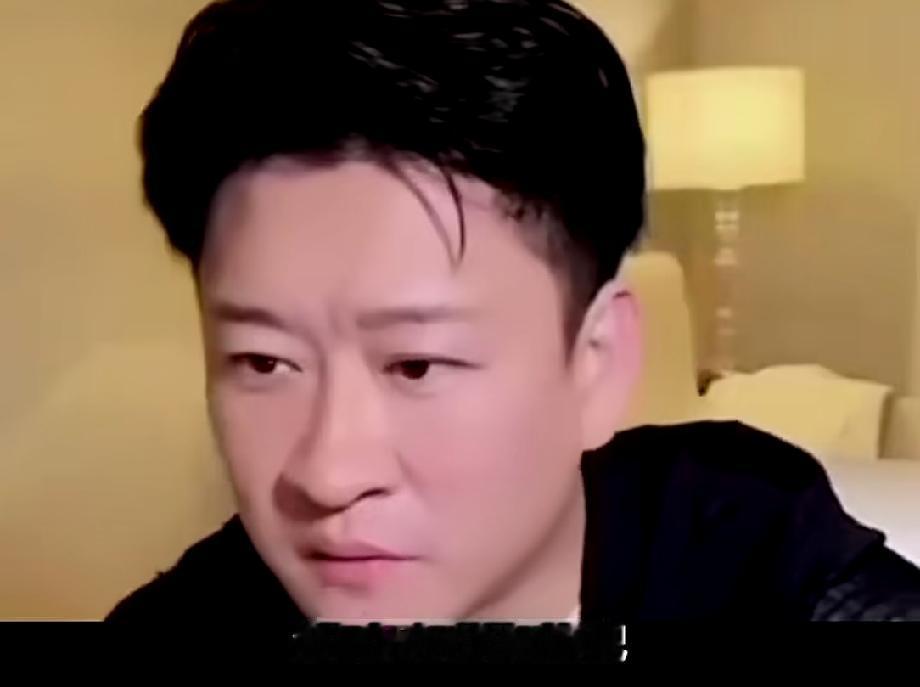 有人劝曹云金再拜个师傅吧，他一口回绝：不拜了，已经有这么多徒弟了。说完，表情