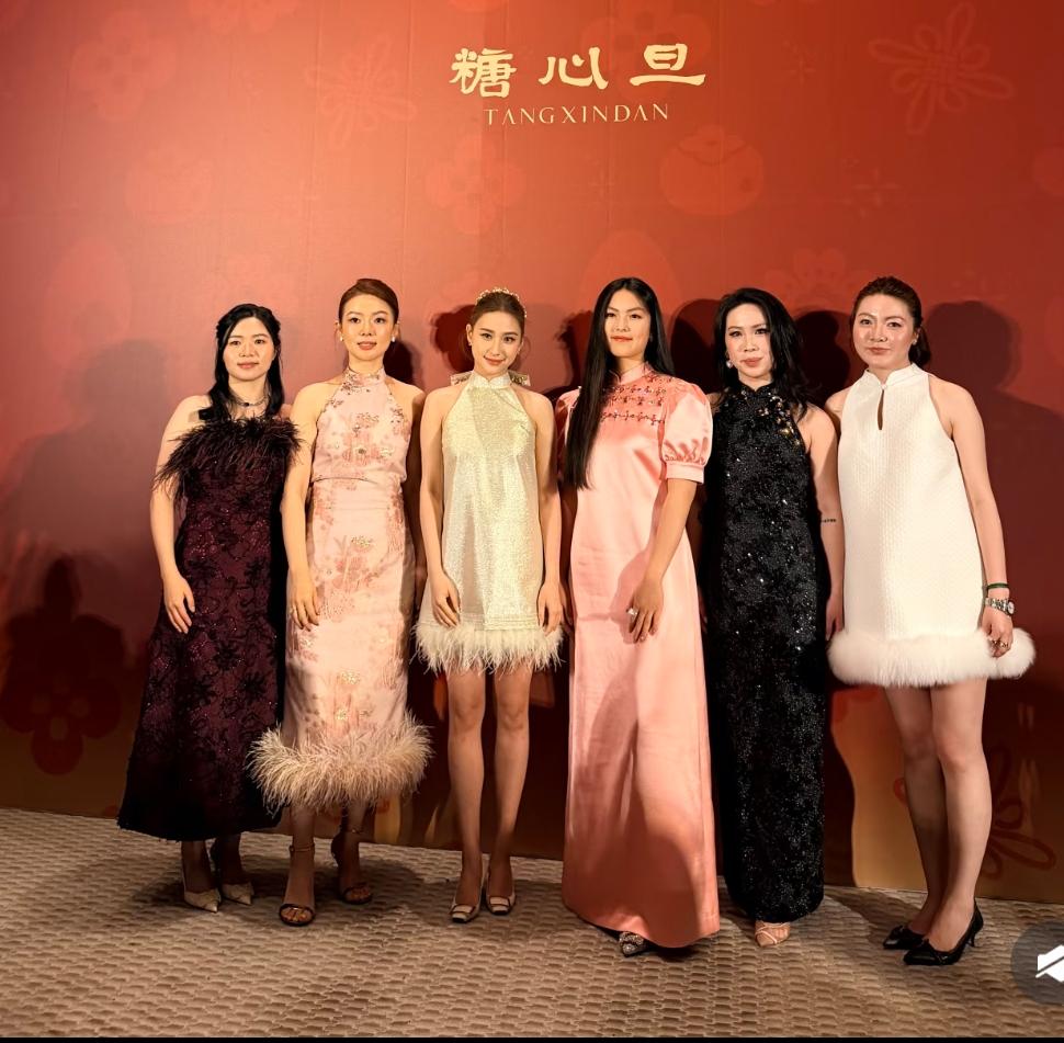 我问闺蜜，为什么王诗龄每次出席活动，总给人一种不自在的感觉？闺蜜笑了笑说，你