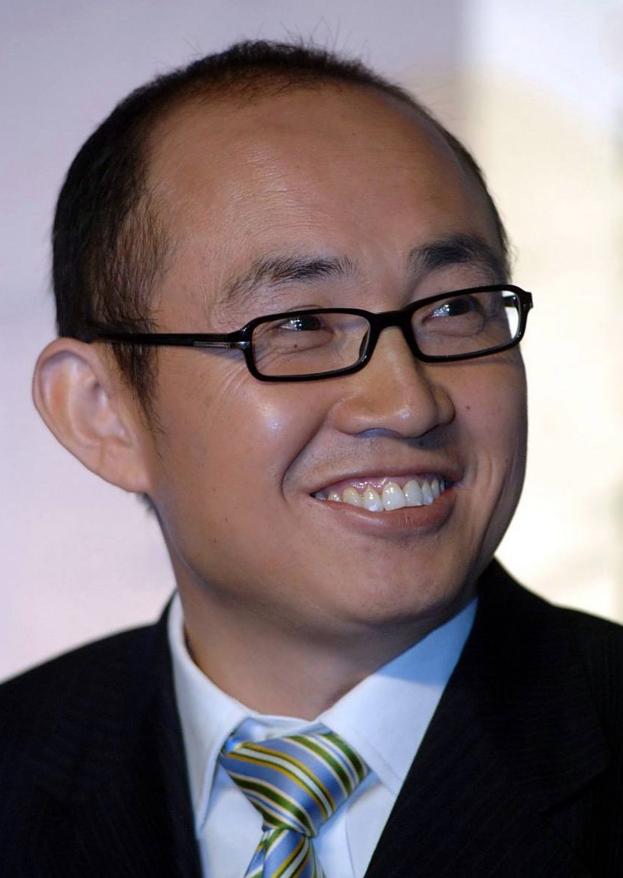 吃瓜盟主有一件事说的太对了，就是那些出国移民国外的富豪，他们的华人后代，三代之内