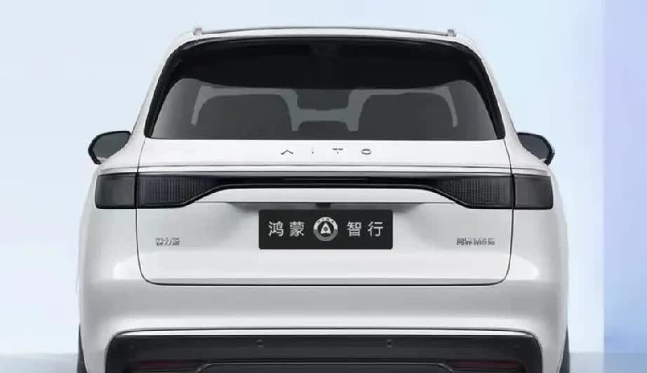 赛力斯铭牌造假了吗？8月份的时候，已经写好了9月产。很多人不理解，委婉的