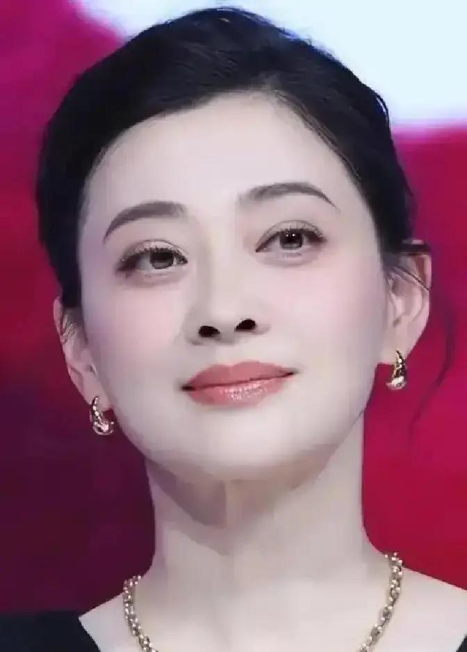 这部重播150次的神剧，当年差点被一个女人毁了。不是梅婷。是原定女主角。
