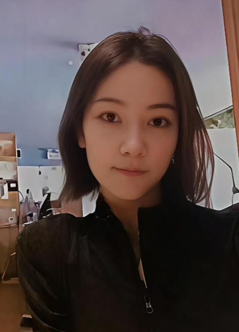 河南郑州，26岁的夜班护士李文丽失联已经7天了，哥哥李先生在她的枕头底下找到一封