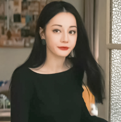 只想着早早的把银河打烊，带着晚归的星星跟月亮全都栖进你眼睛里