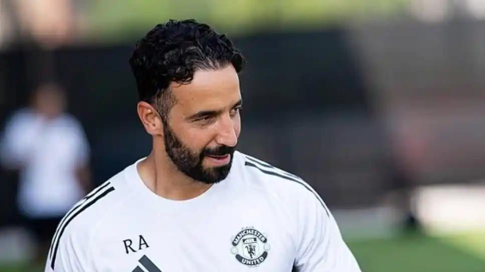 没B费，没定位球王牌，曼联客场却把纽卡绞杀了。阿莫林只做了三件事。第一，不让