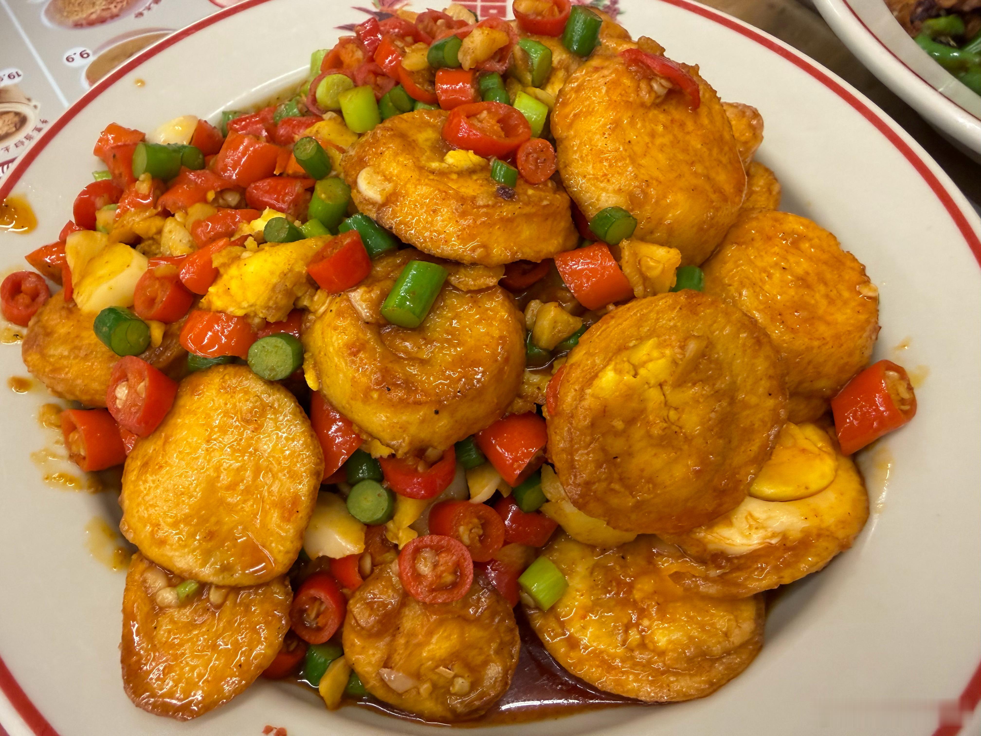 最近工作节奏有点快今天工作餐多吃点湘菜还是受欢迎同事们一致好评，全部扫光