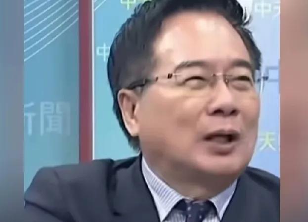 近日，英国国防大臣扬言准备军事介入台海，台湾著名政治评论员蔡正元教授说：中国人有