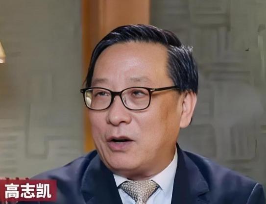 关于收复台湾，据说高志凯教授曾经提过一个听着简单、细想却后背发凉的主意，找几艘大