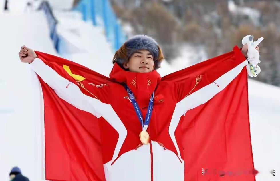 随着谷爱凌//蝉联冠军，米兰冬奥会，中日韩17位金牌选手更新如下1，🇨🇳