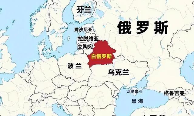 其一是，波兰横亘在俄罗斯和西欧的交通要道上，阻挡了俄罗斯西进的脚步。波兰挡了俄罗