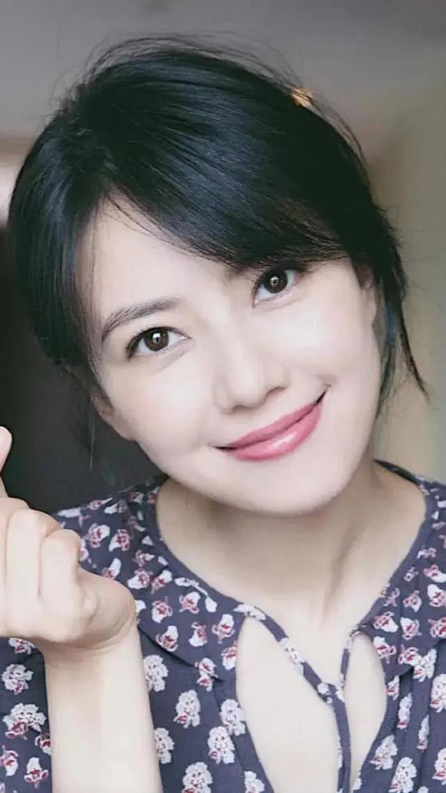 高圆圆13跨度，2013年正是《咱们结婚吧》爆火，那时候她34岁，是国民女神巅