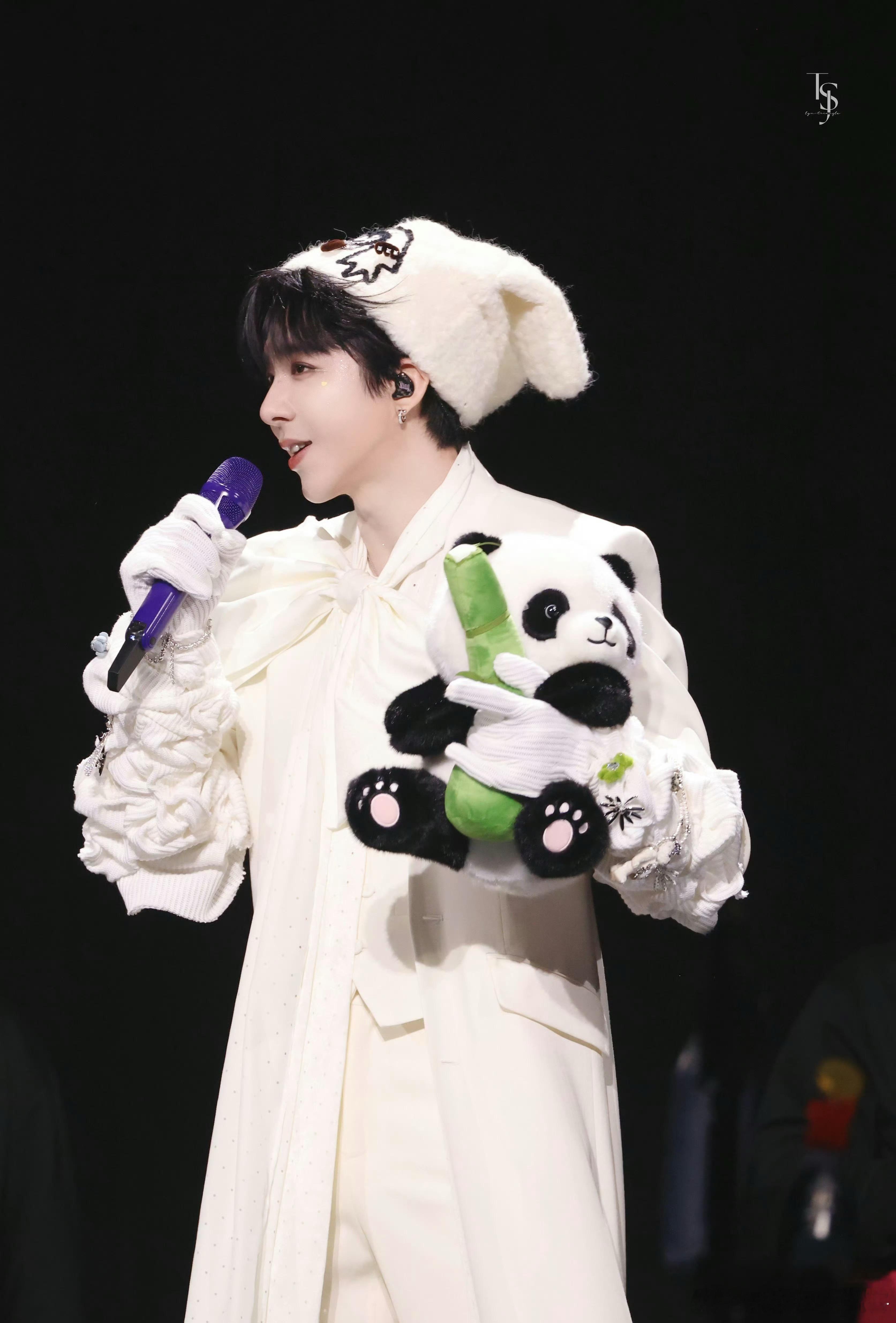 OMG刘宇宁将出席微博之夜今年各大平台活动，刘宇宁真是赢麻了刘宇宁要来微博之夜