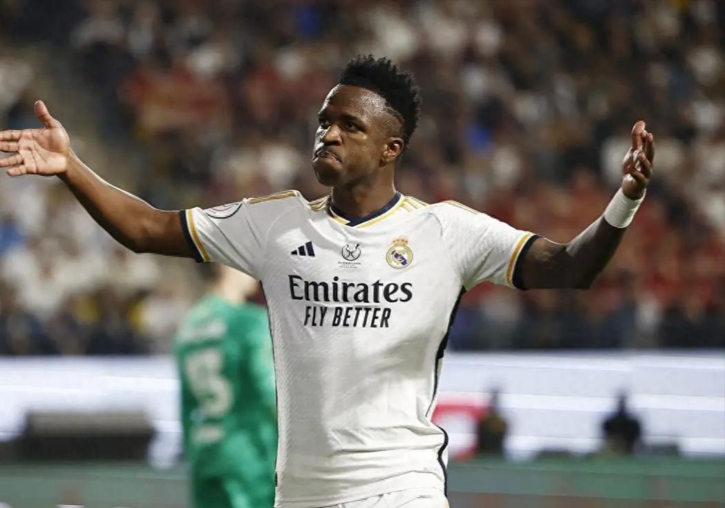 皇马少一人却不怕，主场照样逆转马竞！下半场梅开二度，维尼修斯是关键先生，在伯纳乌