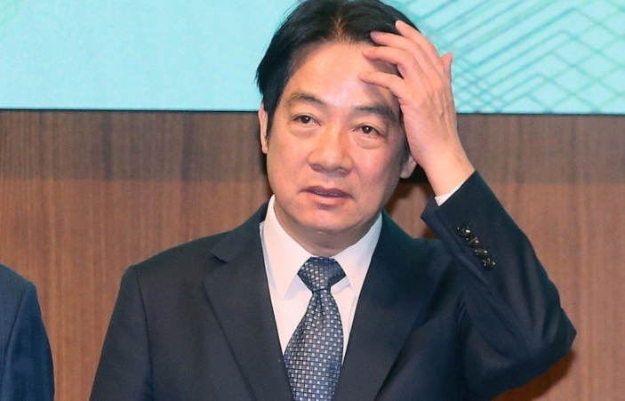 民进党自己缩回去了！在民进党当局对洪秀柱参加我们的阅兵纪念仪式下达法办追杀令之后
