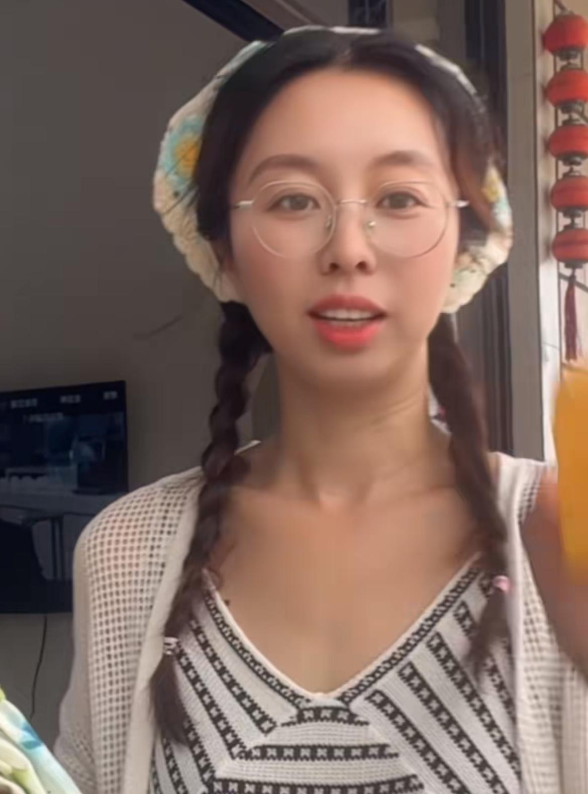 “人家没有钱的时候才认儿子，现在人家有钱人，连儿子不要了”。按常理，田静之前是