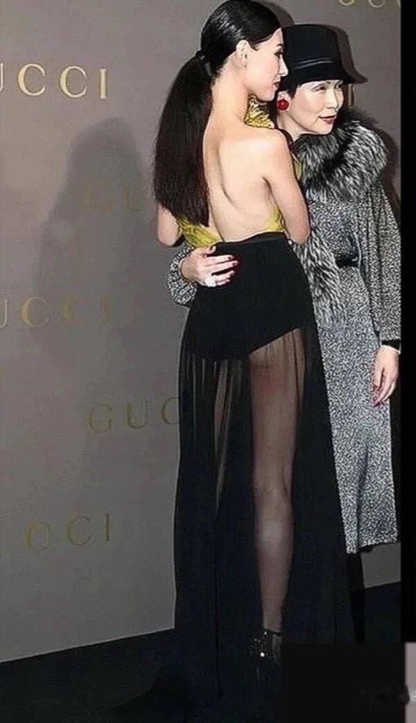 生完二孩的张柏芝2011GUCCI周年大秀，张柏芝直接闪耀香港​​​
