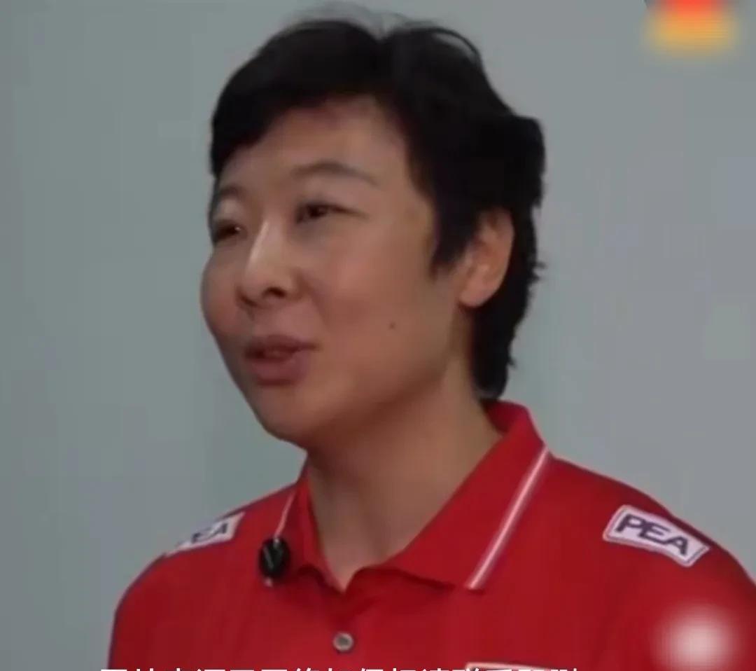 一“勇”一“大”，听中国女排前二传国手冯坤如何看待小二传张籽萱现象？