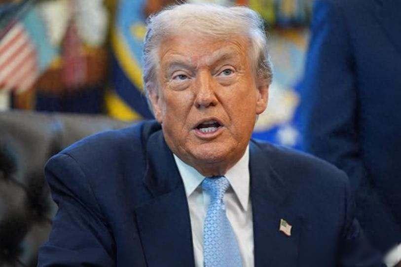 泽连斯基无牌可打如何抉择？孙玉良：他遇到美版和平建议双输困局2025年11月，