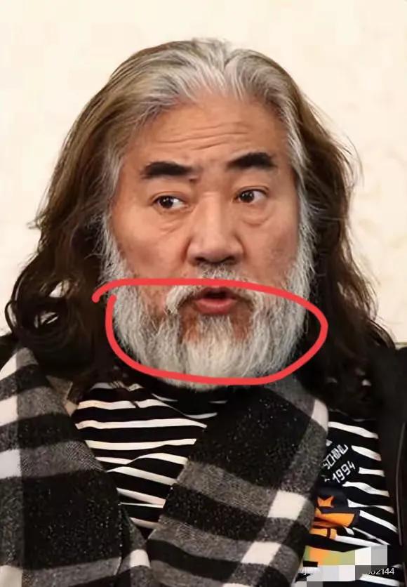 奇怪，谁来科普一下？73岁的张纪中，还要抚养四个未成年的孩子，他和杜星霖生育了