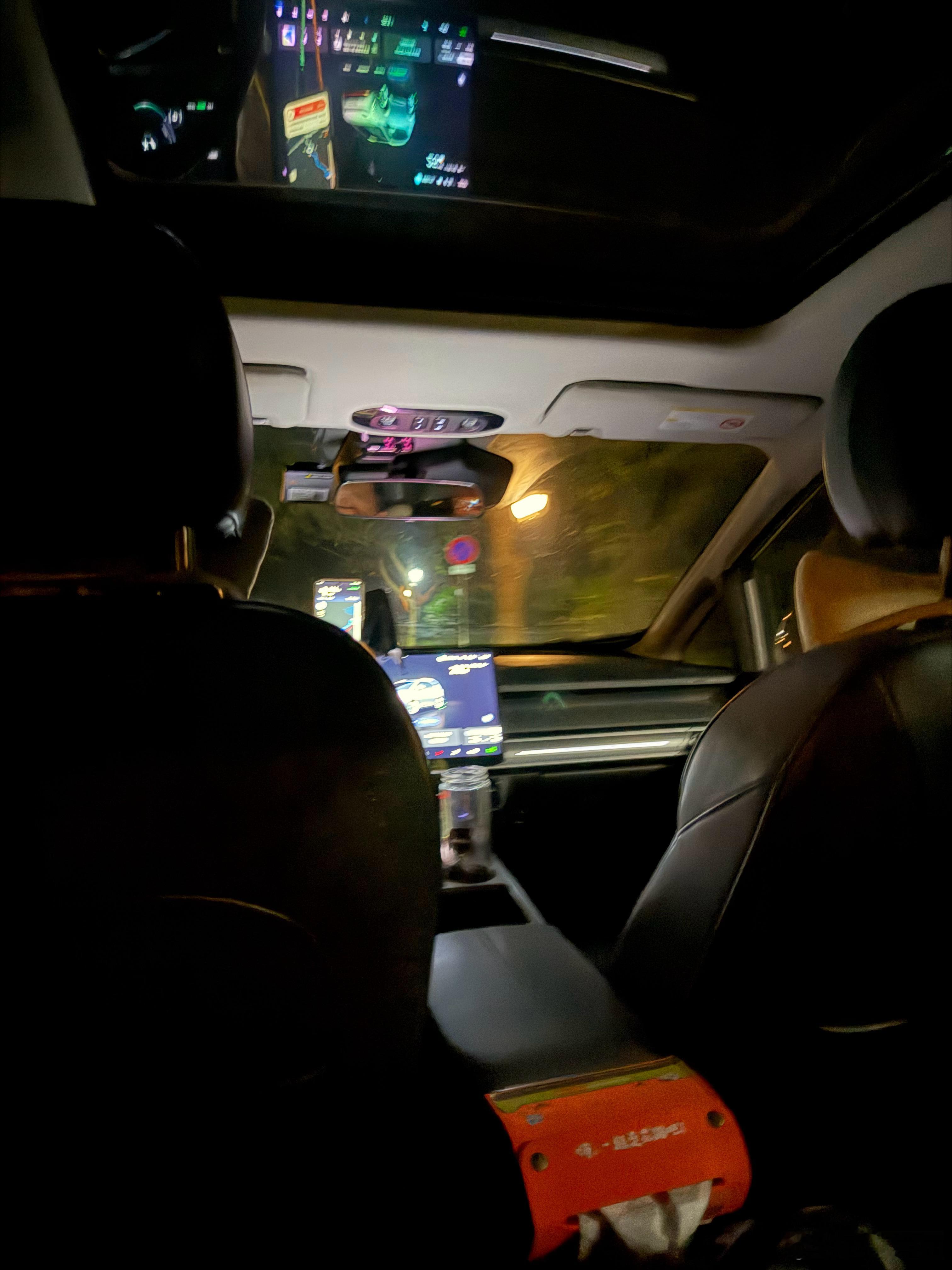 从机场到酒店40多公里滴滴师傅只开了40分钟！全程在高速上100km/h，倒是没