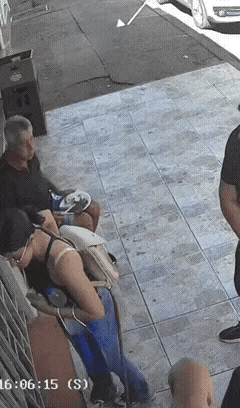 大哥：你说怎么办吧？小姐姐：要不等会吃香肉？