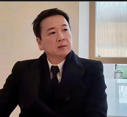 赖文峰栽跟头了！！！感情的事，外人无法了解到全部。两个人能否走
