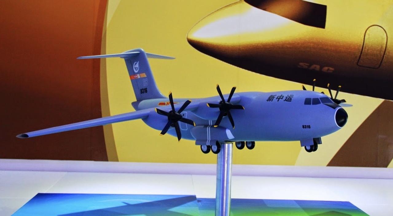 我国刚试飞的新一代中型运输机与2014年珠海航展亮相的模型高度吻合，除了翼梢小翼