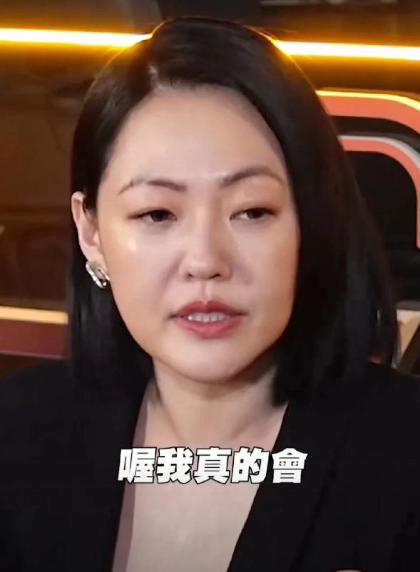 小S不着急复工的原因找到了，她该笑醒了！其一就是二女儿Lily资源不断，已经有了