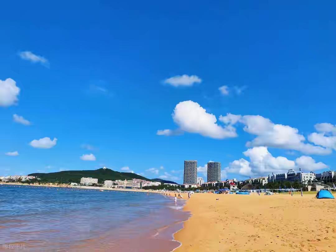 在北京待久了，我以为海是电视里的蓝。直到去了趟威海，下车第一口气——咸的、凉的、