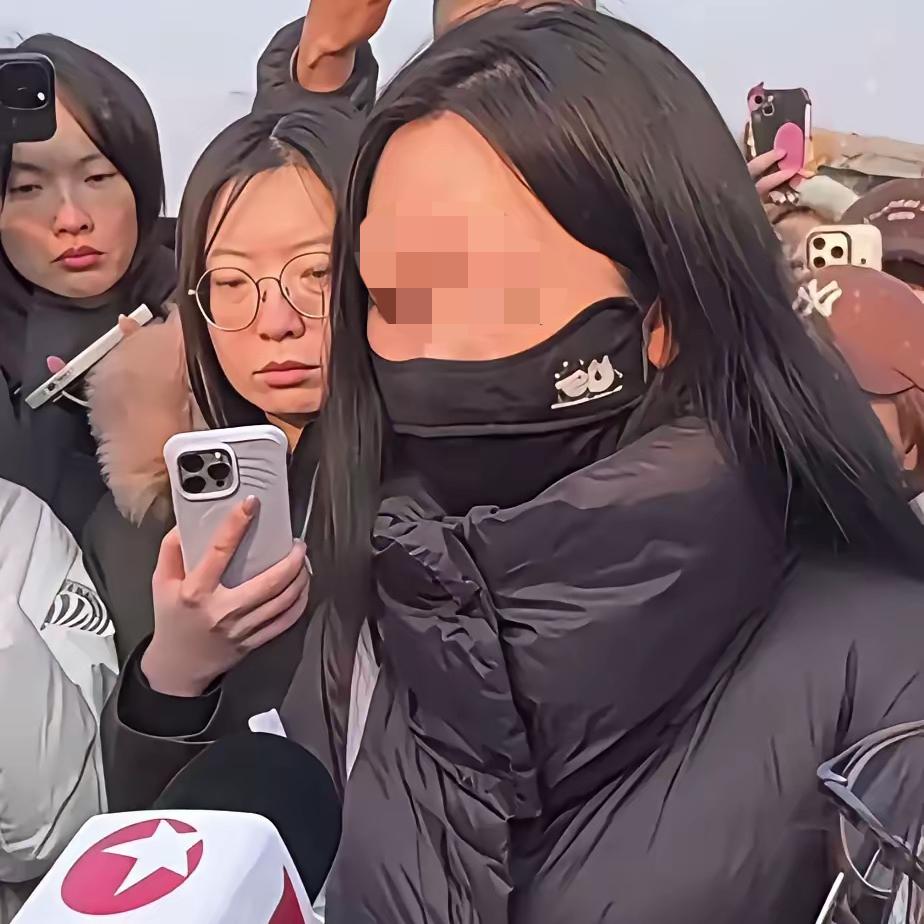 我的狗可以吠、尿、拉、追、咬，但你不能…我可以违规带猫进宿舍、挑衅你，但你不能