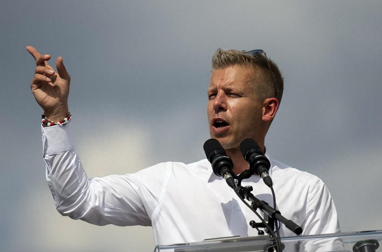 匈牙利新总理喊话中国，一开口就提出新要求，中方的表现很淡定！刚在匈牙利大选中