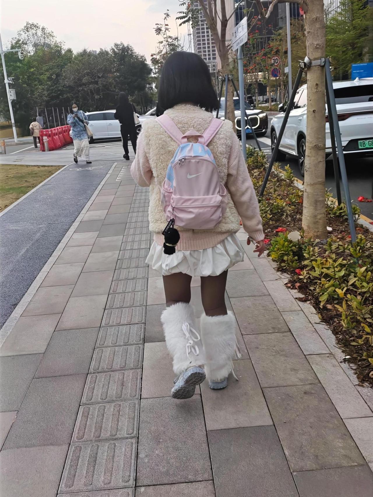 这能看出来年纪吗