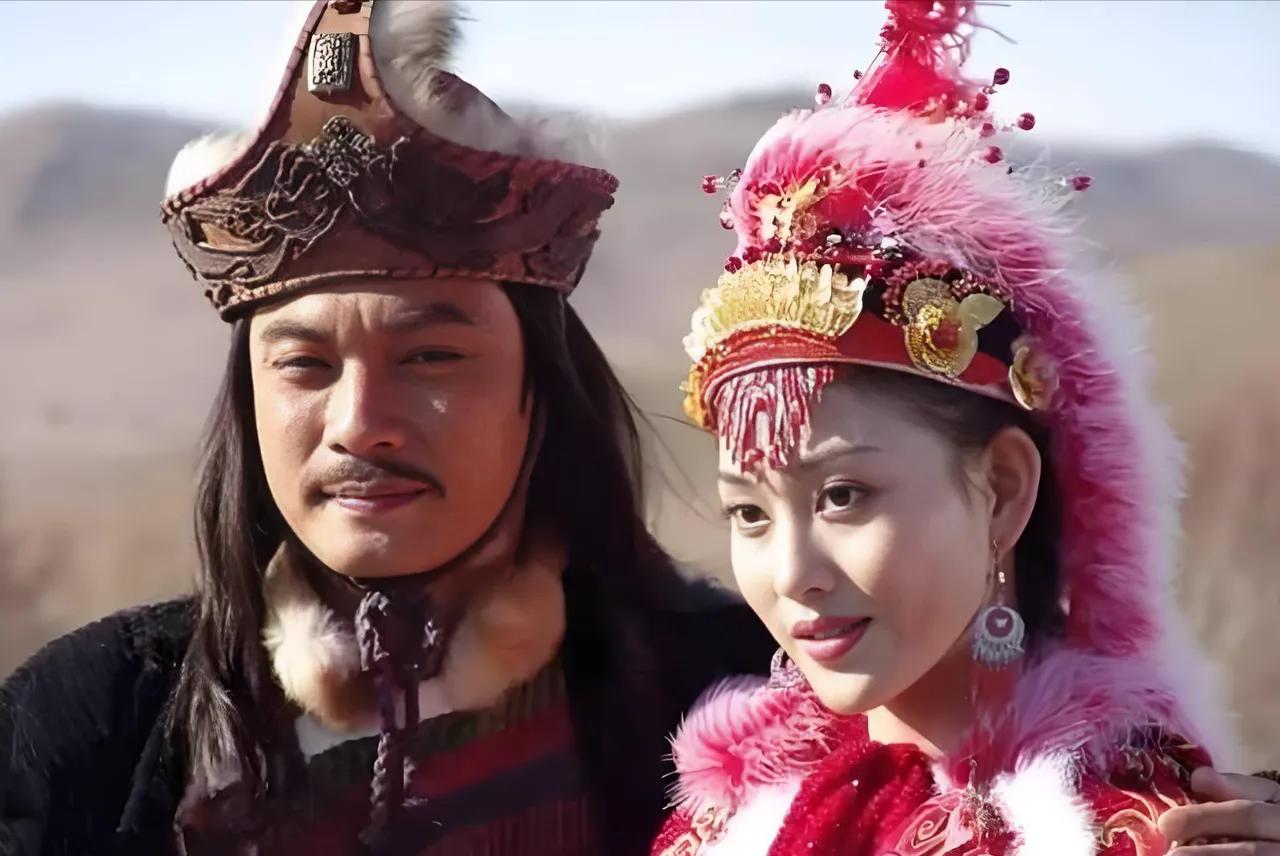 王昭君21岁时，丈夫刚去世，继子就冲进帐篷一把搂住她。王昭君瑟瑟发抖，气得打了他