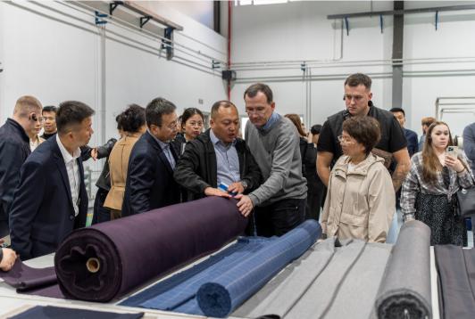 俄罗斯代表团匆匆访华，不谈能源，不要贷款，偏偏盯上了中国工厂里的生产线。点名要“