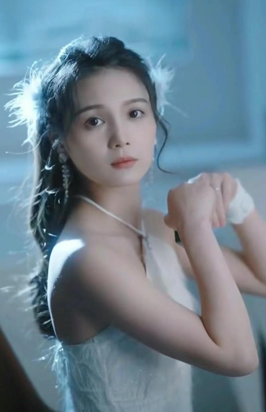 短剧演员左一以后真的走投无路了因为区区的5000块钱，把自己的前途断送了。现在