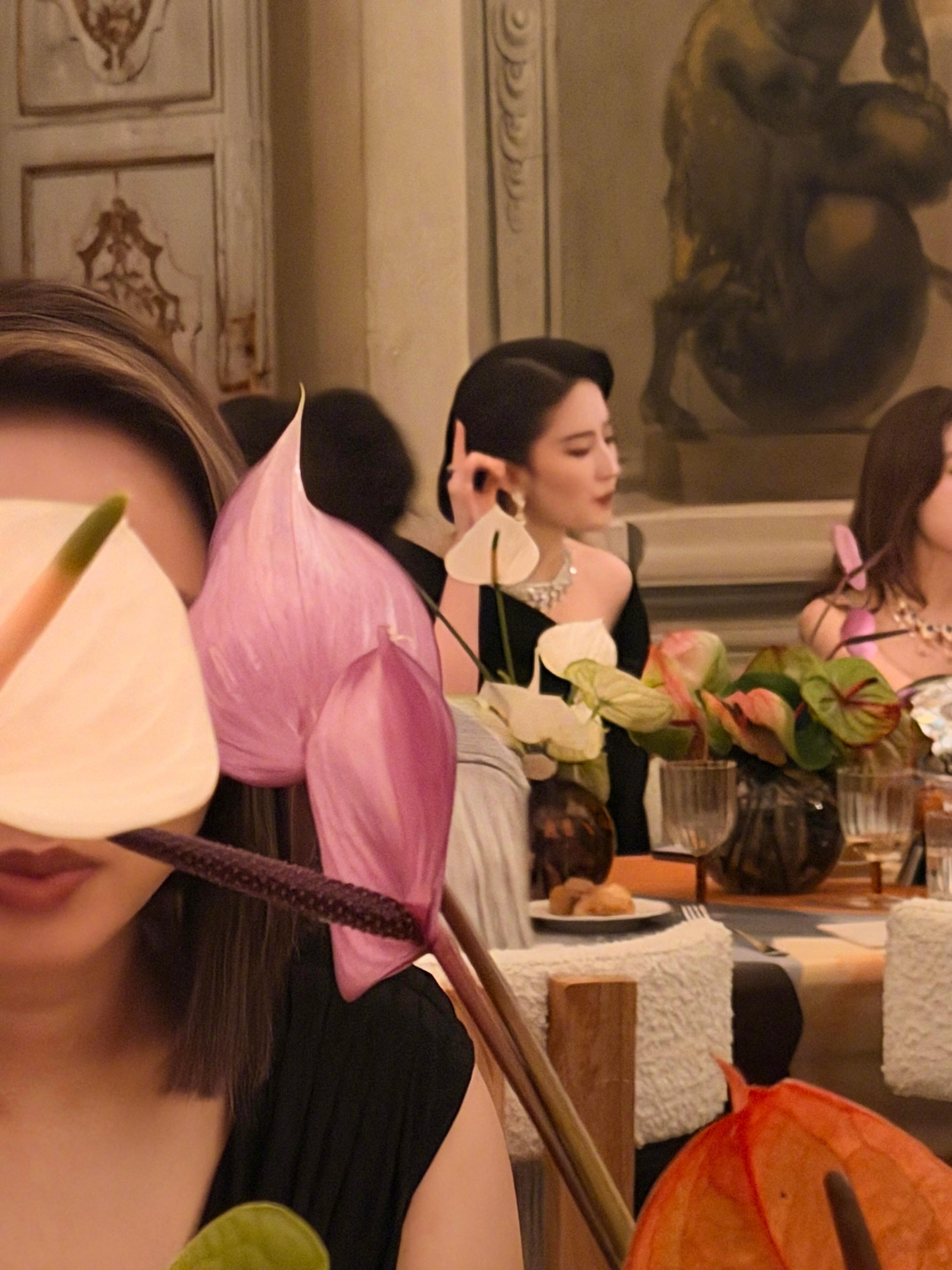 这竟然是刘亦菲生图这竟然是刘亦菲生图啊这张脸真的自带滤镜了